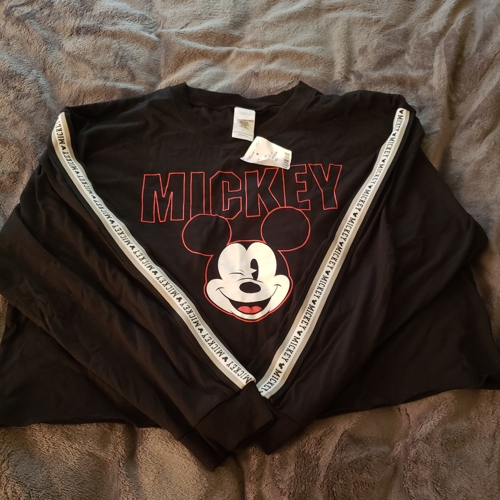 Mickey Mouse cropped long sleeve top